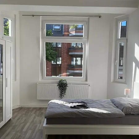 Apartment Three-bedroom In Center