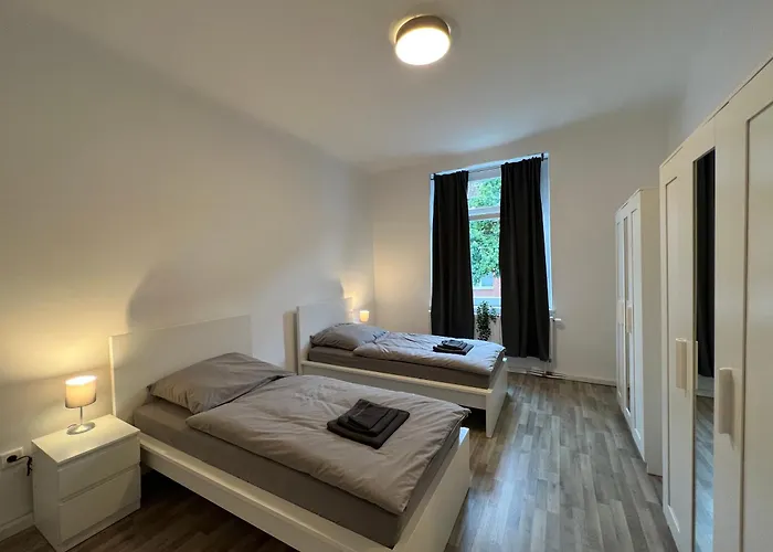 公寓 Three-bedroom In Center *