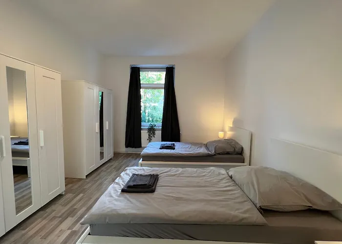 Three-bedroom In Center * 에센